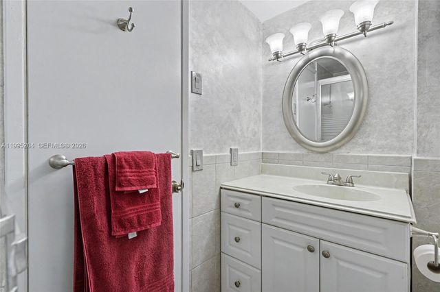 4200 Hillcrest Dr 700, Hollywood, FL 33021