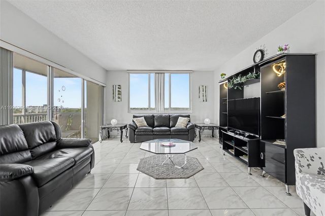 4200 Hillcrest Dr 700, Hollywood, FL 33021