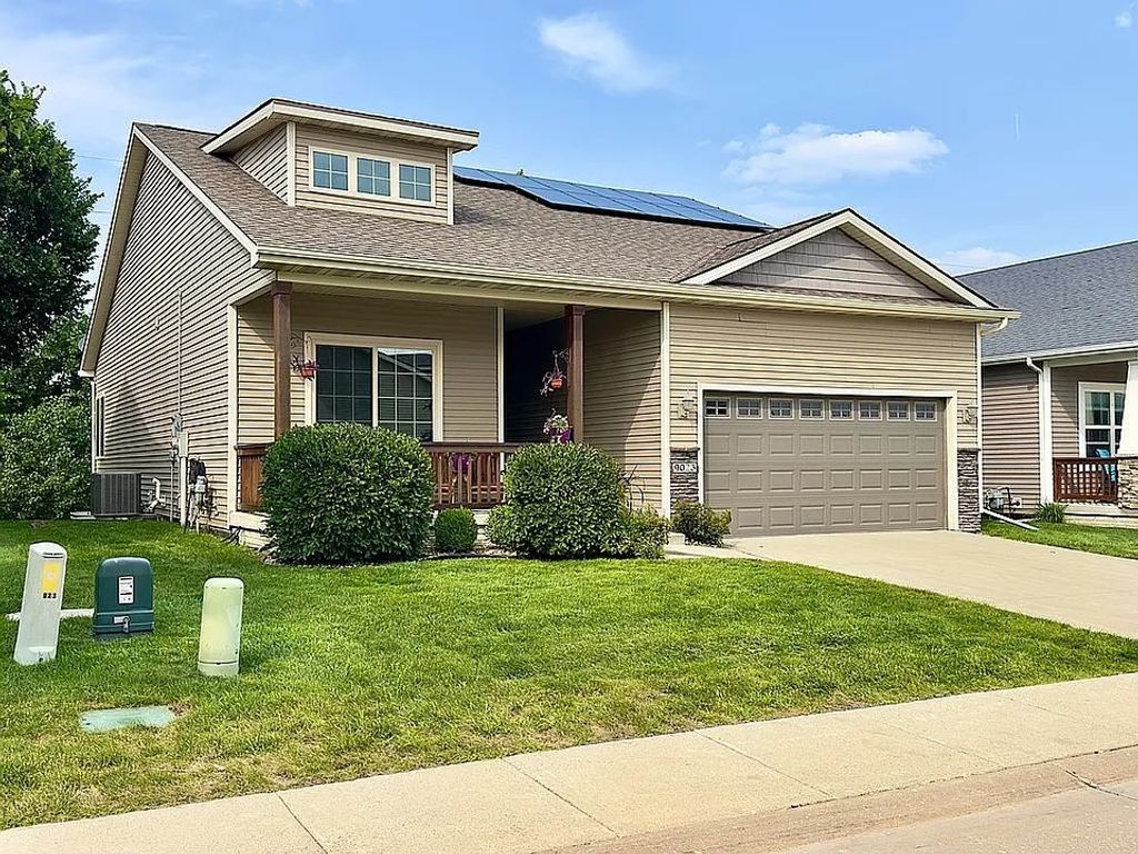 9023 Linden Drive, West Des Moines, IA 50266