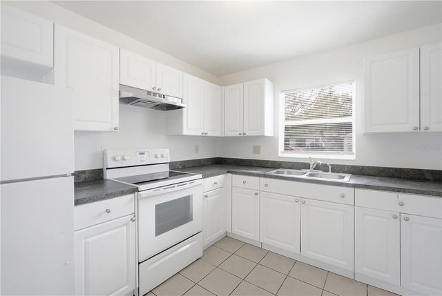 3724 E 38TH AVENUE, Tampa, FL 33610