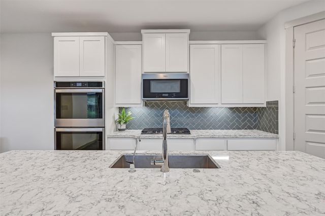 1570 Mustang Trail, Friendswood, TX 77546