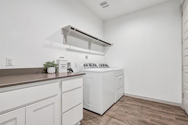 1570 Mustang Trail, Friendswood, TX 77546