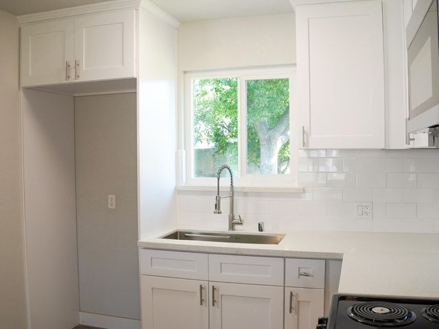 2325 E Hampton Way, Fresno, CA 93726