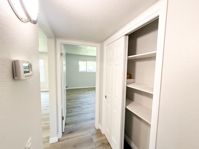 2325 E Hampton Way, Fresno, CA 93726