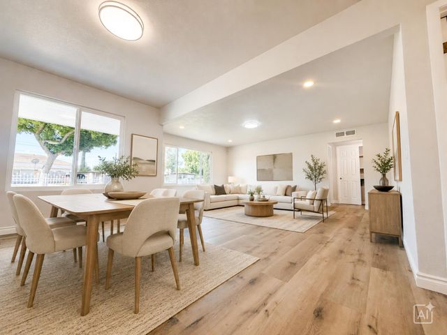 2325 E Hampton Way, Fresno, CA 93726