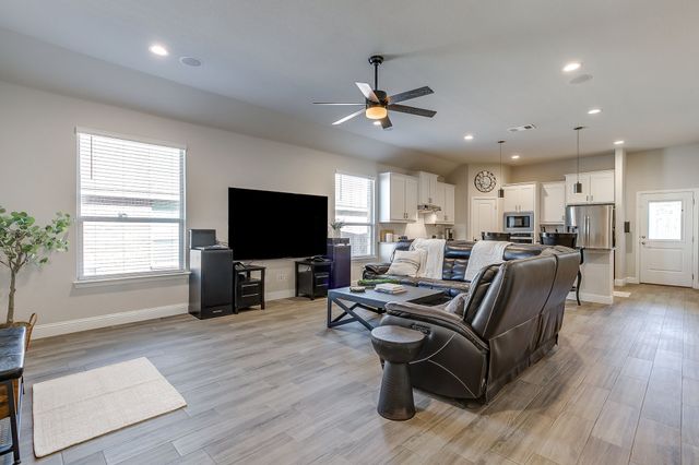 912 Bailey Lane, Mansfield, TX 76063