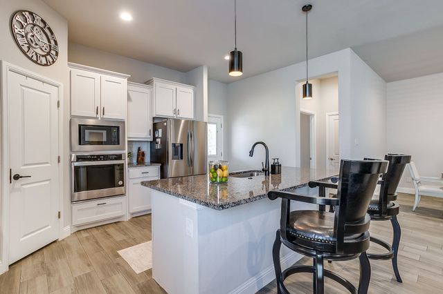 912 Bailey Lane, Mansfield, TX 76063