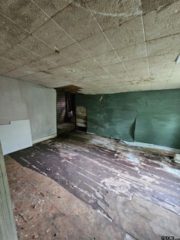 607 Rainey St., Palestine, TX 75801