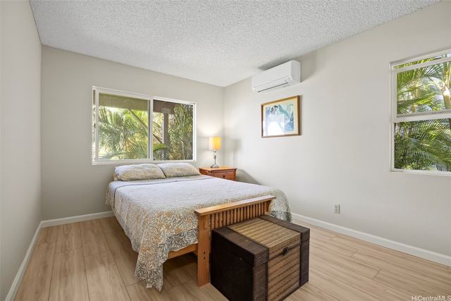1465 Miloiki Street, Honolulu, HI 96825