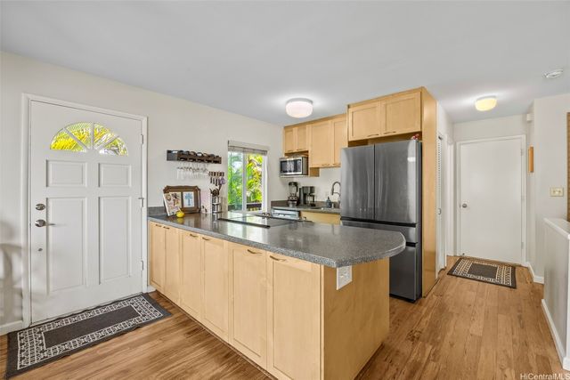 1465 Miloiki Street, Honolulu, HI 96825