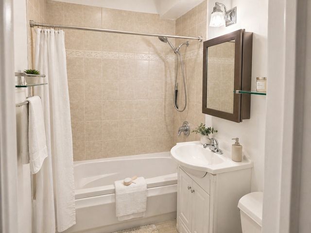 6312 N Richmond Street 2B, Chicago, IL 60659