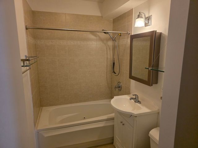 6312 N Richmond Street 2B, Chicago, IL 60659