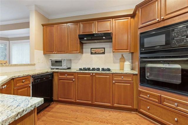 5000 Lexington Drive, Roswell, GA 30075