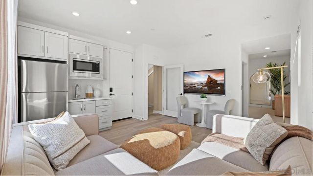 11017 Hill Meadow Court, Lakeside, CA 92040