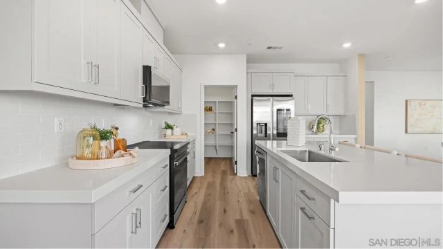 11017 Hill Meadow Court, Lakeside, CA 92040