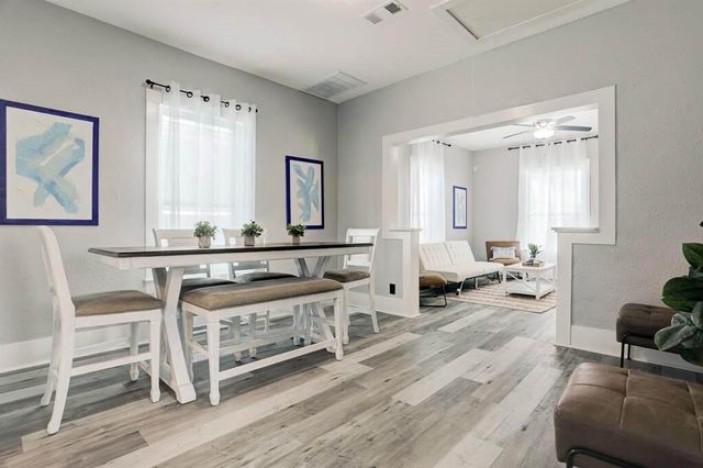 4017 M Ave Up, Galveston, TX 77550