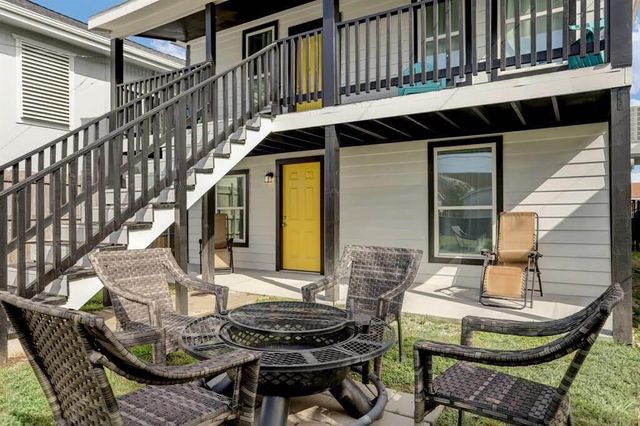 4017 M Ave Up, Galveston, TX 77550