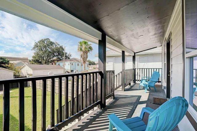4017 M Ave Up, Galveston, TX 77550