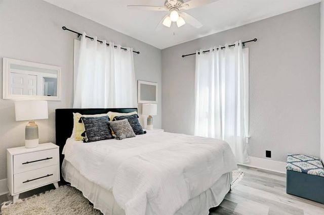 4017 M Ave Up, Galveston, TX 77550