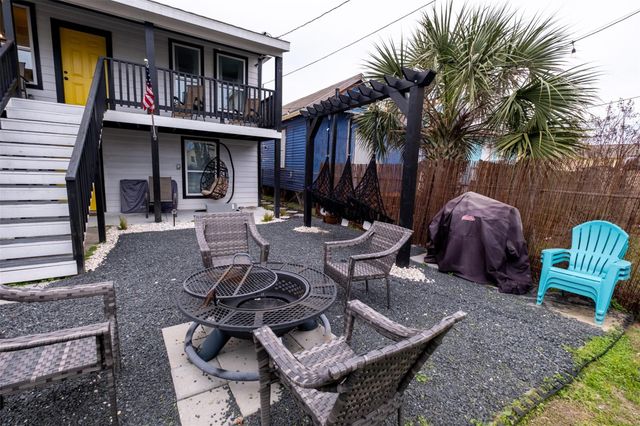 4017 M Ave Up, Galveston, TX 77550
