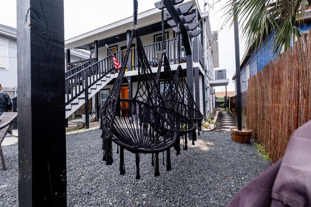 4017 M Ave Up, Galveston, TX 77550