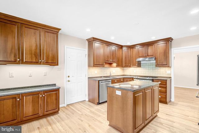 10313 DICKENS AVE, Bethesda, MD 20814