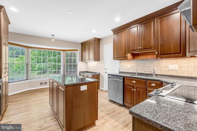 10313 DICKENS AVE, Bethesda, MD 20814