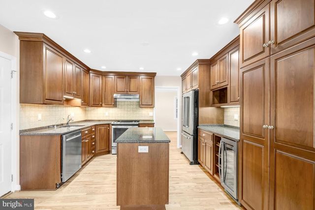 10313 DICKENS AVE, Bethesda, MD 20814