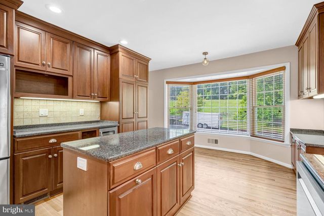 10313 DICKENS AVE, Bethesda, MD 20814