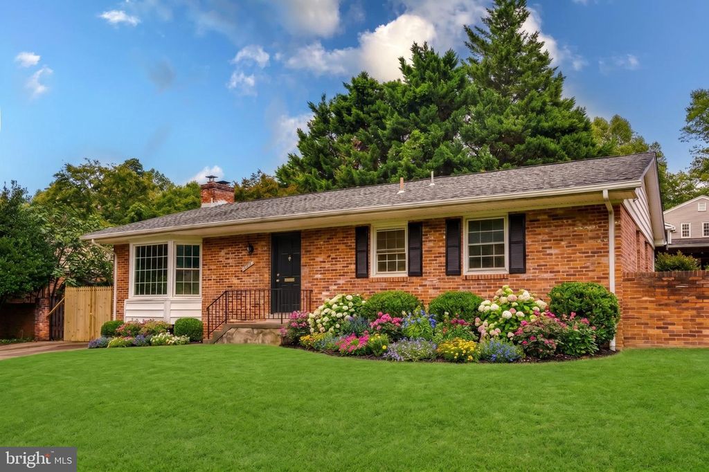 10313 DICKENS AVE, Bethesda, MD 20814