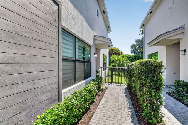 4364 Serpens Lane, Lake Worth, FL 33467