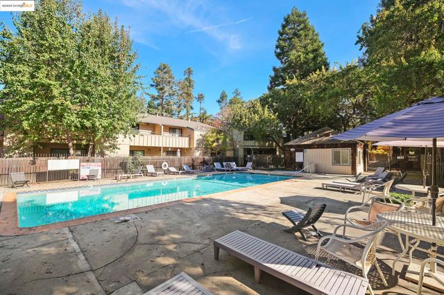 2141 Northwood Cir B, Concord, CA 94520