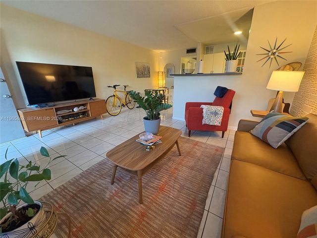 13250 SW 4th Ct 110G, Pembroke Pines, FL 33027