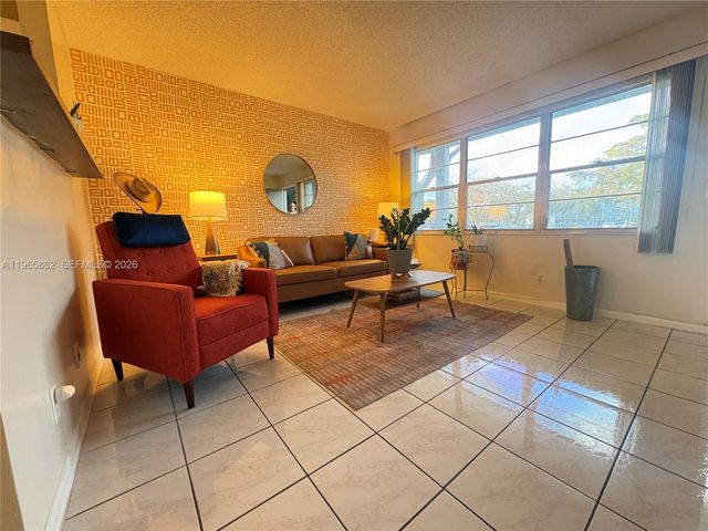 13250 SW 4th Ct 110G, Pembroke Pines, FL 33027