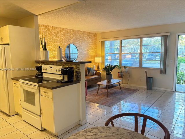 13250 SW 4th Ct 110G, Pembroke Pines, FL 33027