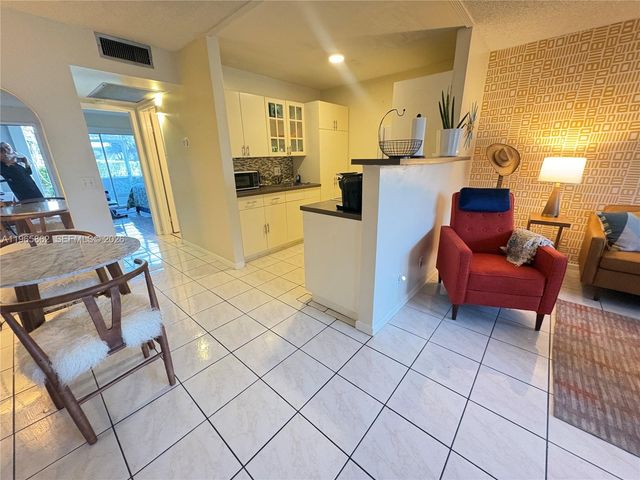 13250 SW 4th Ct 110G, Pembroke Pines, FL 33027