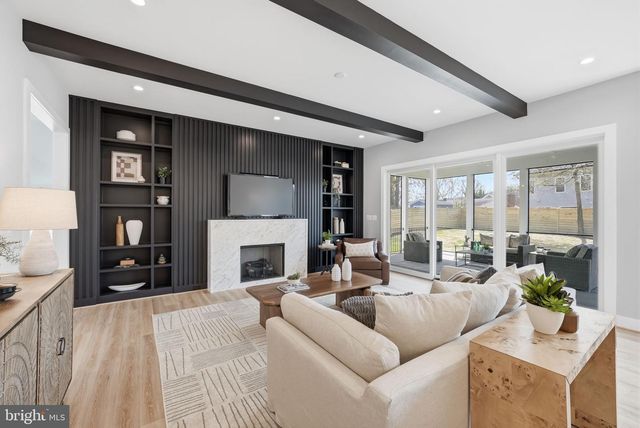 1203 COTTAGE ST SW, Vienna, VA 22180