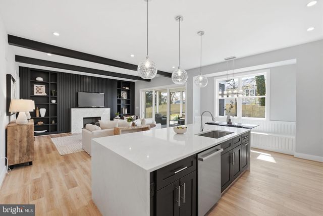 1203 COTTAGE ST SW, Vienna, VA 22180