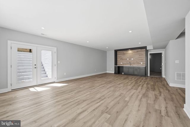 1203 COTTAGE ST SW, Vienna, VA 22180