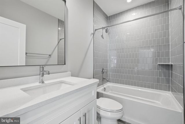 1203 COTTAGE ST SW, Vienna, VA 22180