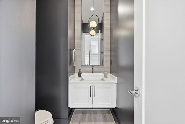 1203 COTTAGE ST SW, Vienna, VA 22180