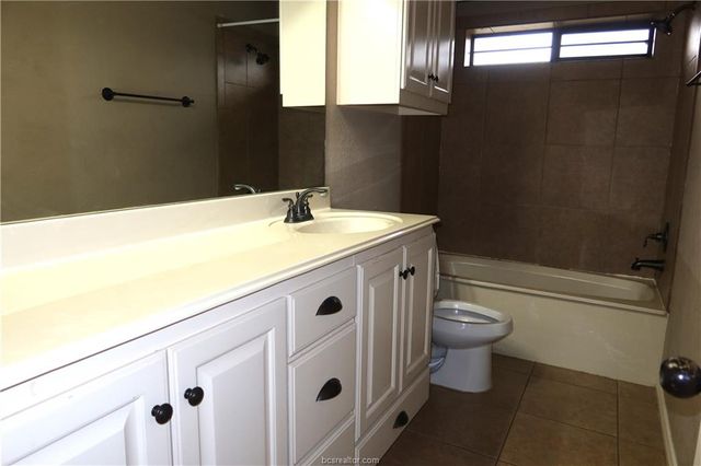 922 Turtle Dove Trail, College Station, TX 77845