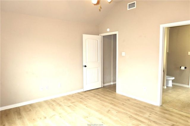 922 Turtle Dove Trail, College Station, TX 77845