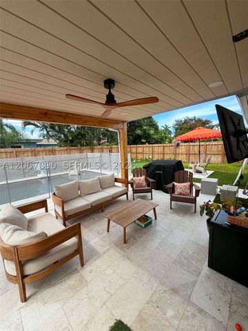 401 SE 3rd Pl, Deerfield Beach, FL 33441