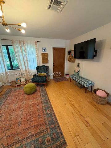 401 SE 3rd Pl, Deerfield Beach, FL 33441