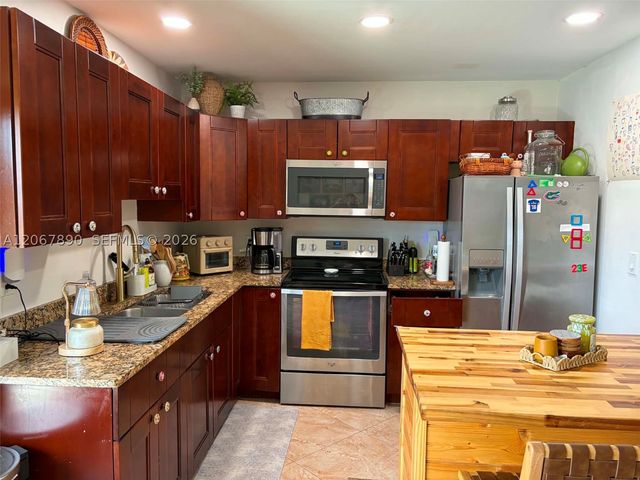 401 SE 3rd Pl, Deerfield Beach, FL 33441
