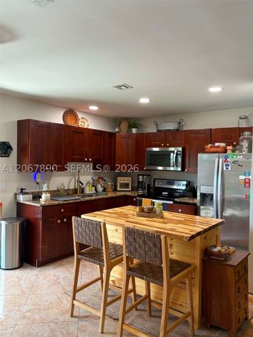 401 SE 3rd Pl, Deerfield Beach, FL 33441