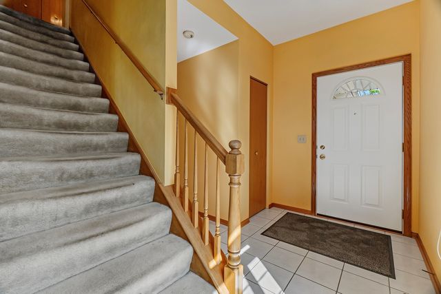 8423 Stratford Drive, Tinley Park, IL 60487