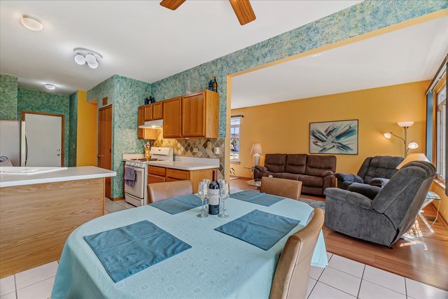 8423 Stratford Drive, Tinley Park, IL 60487