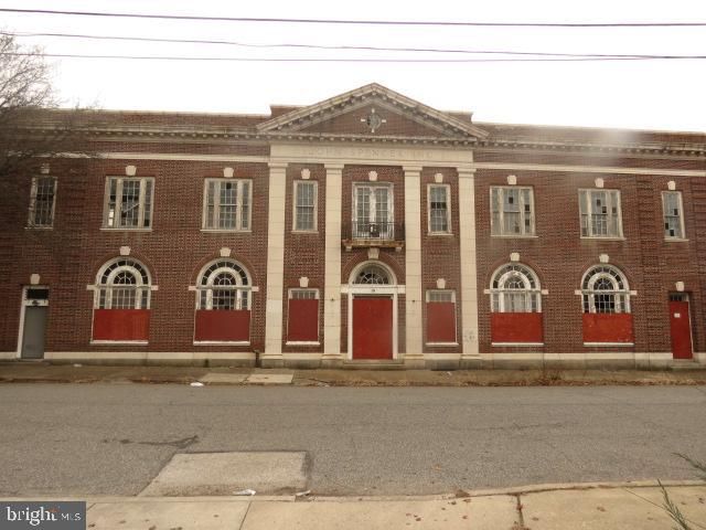 15 E 8TH ST, Chester, PA 19013